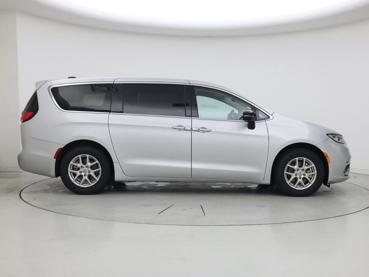 Chrysler Pacifica Touring L FWD 2024