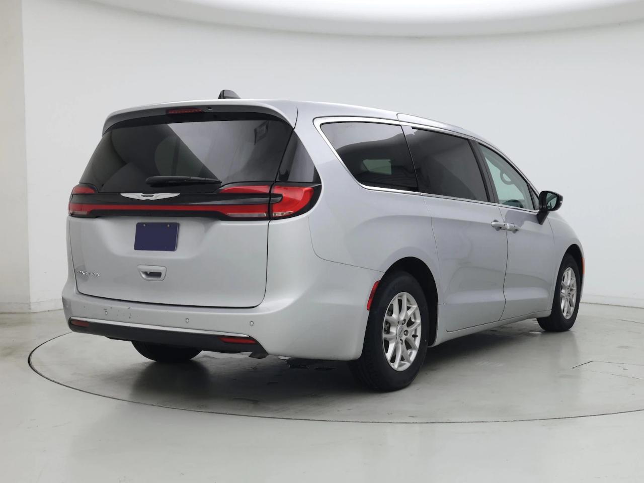 Chrysler Pacifica Touring L FWD 2024