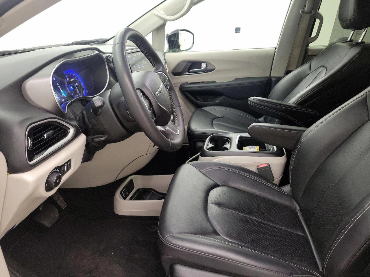 Chrysler Pacifica Touring L FWD 2024