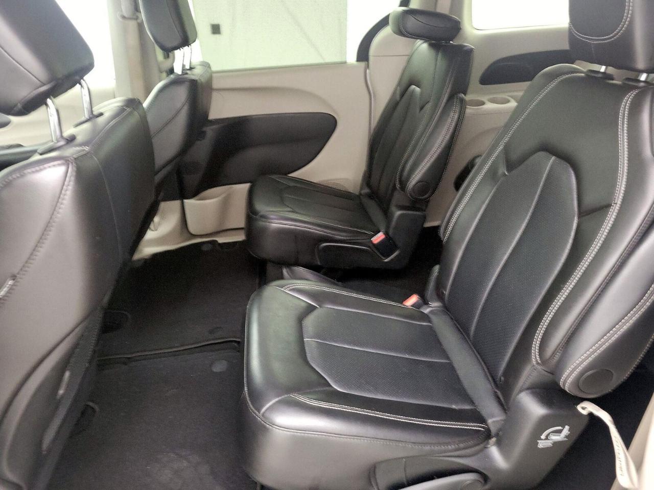 Chrysler Pacifica Touring L FWD 2024