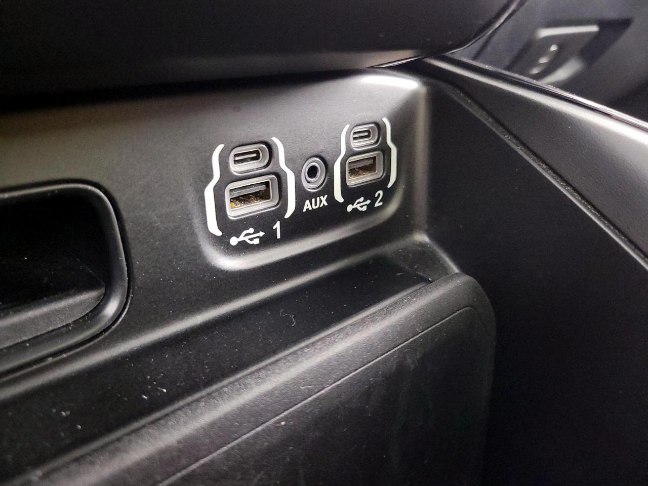 RAM 1500 Big Horn 4x2 Crew Cab 5'7" Box 2021
