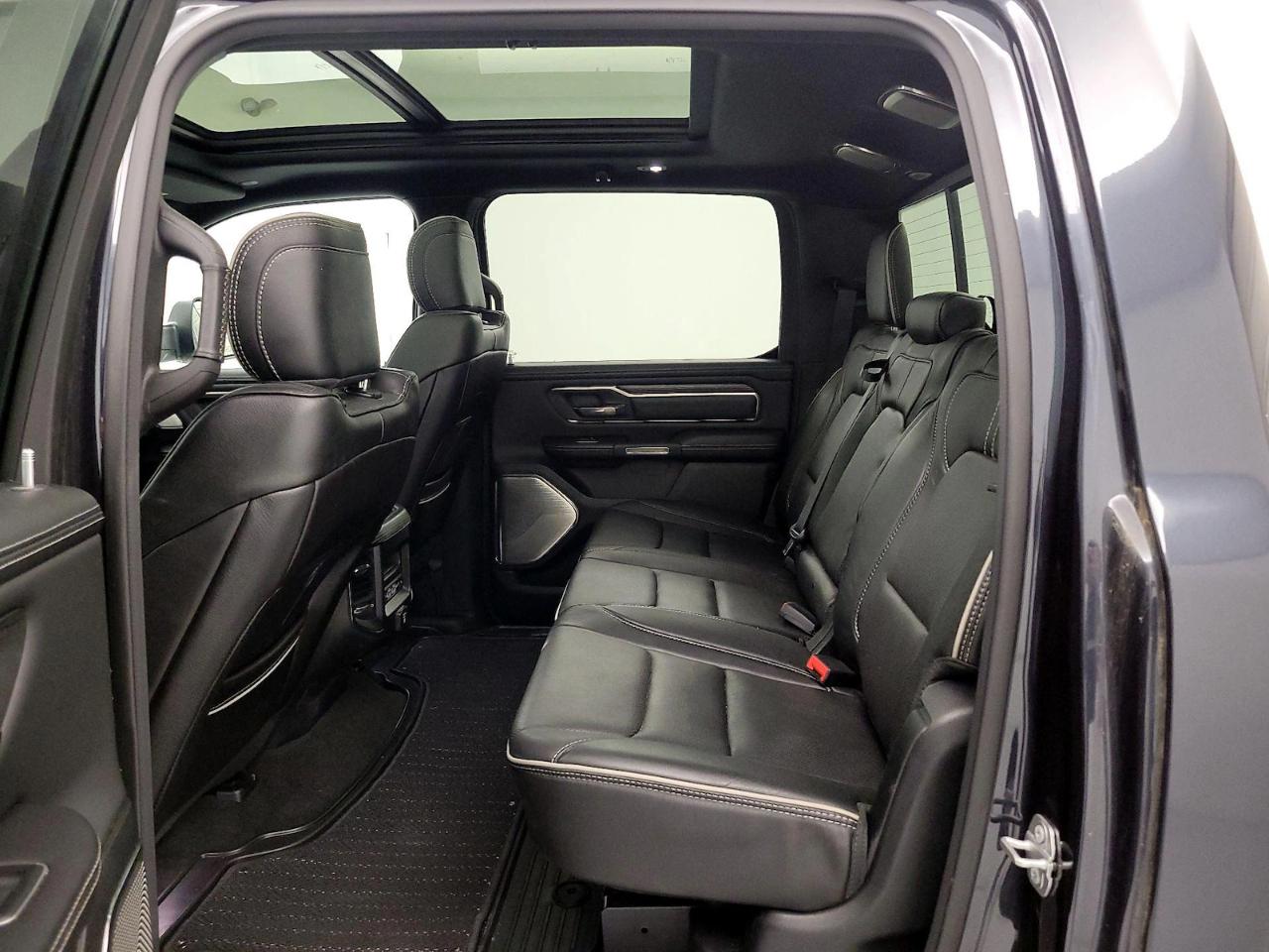 RAM 1500 Big Horn 4x2 Crew Cab 5'7" Box 2021