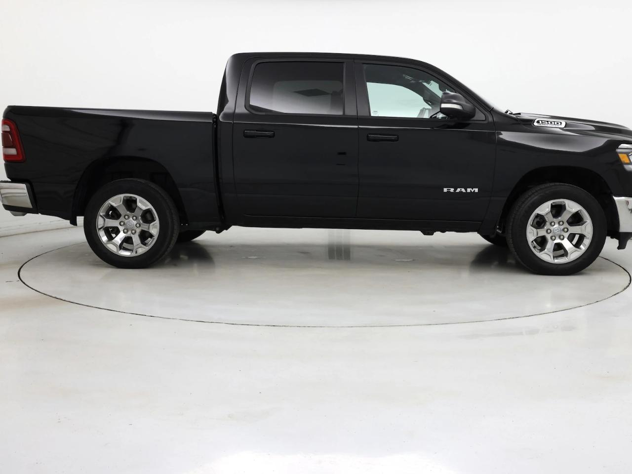 RAM 1500 Big Horn 4x4 Crew Cab 5'7" Box 2022