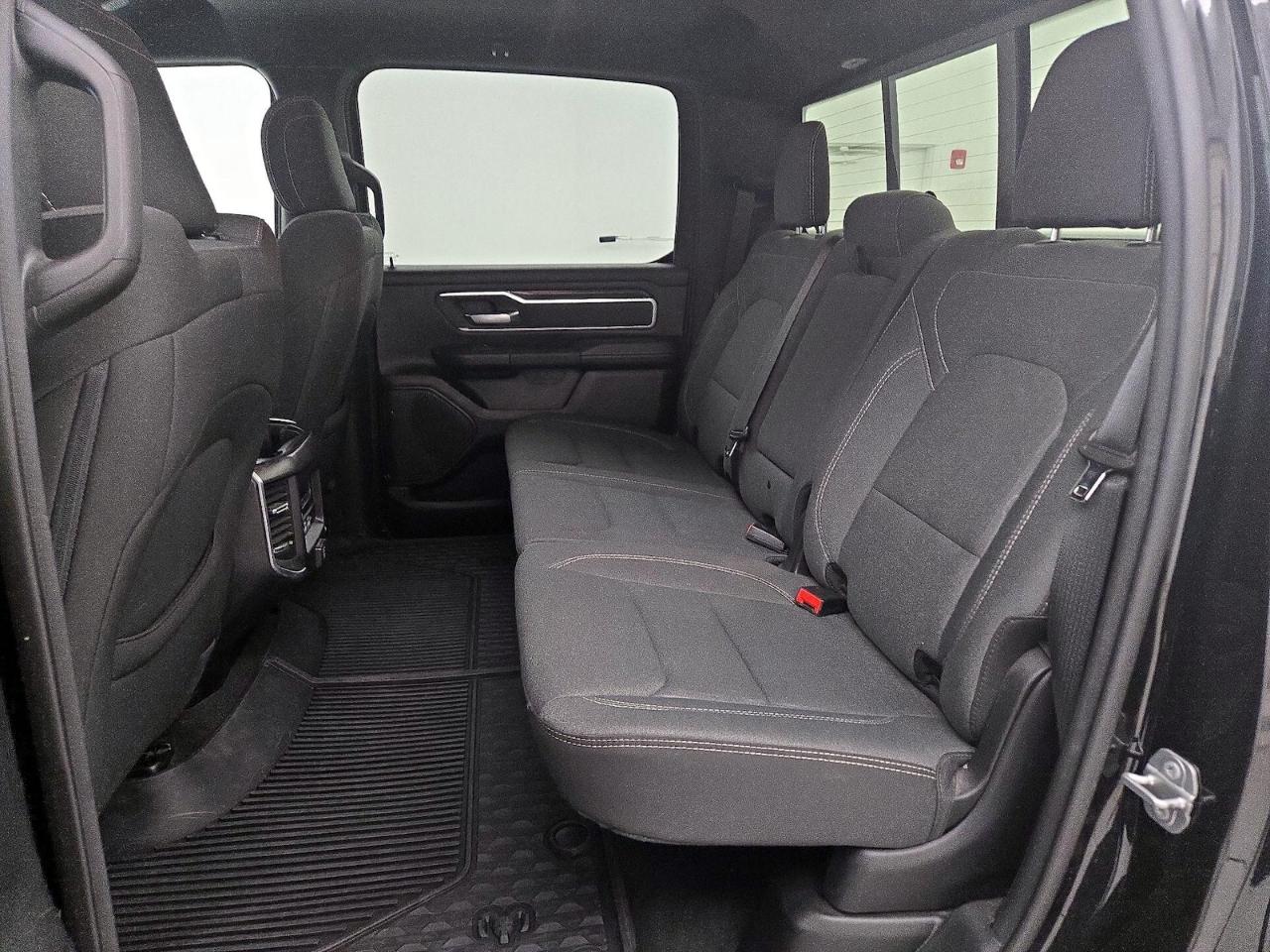 RAM 1500 Big Horn 4x4 Crew Cab 5'7" Box 2022