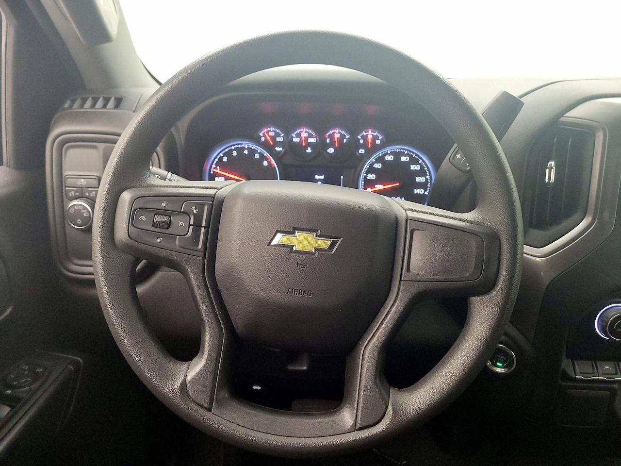 Chevrolet Silverado 1500 4WD Crew Cab 157" Custom 2023