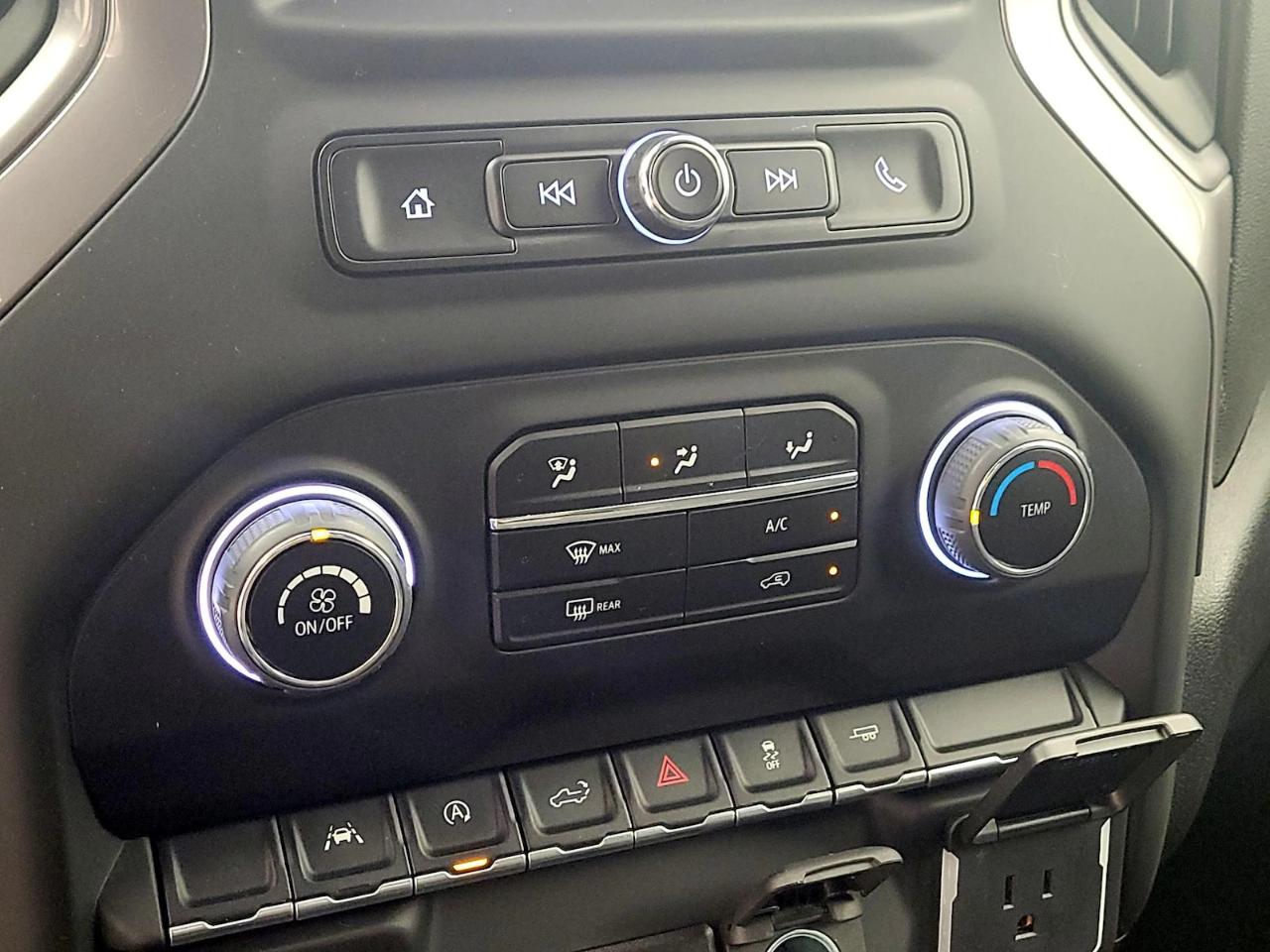 Chevrolet Silverado 1500 4WD Crew Cab 157" Custom 2023