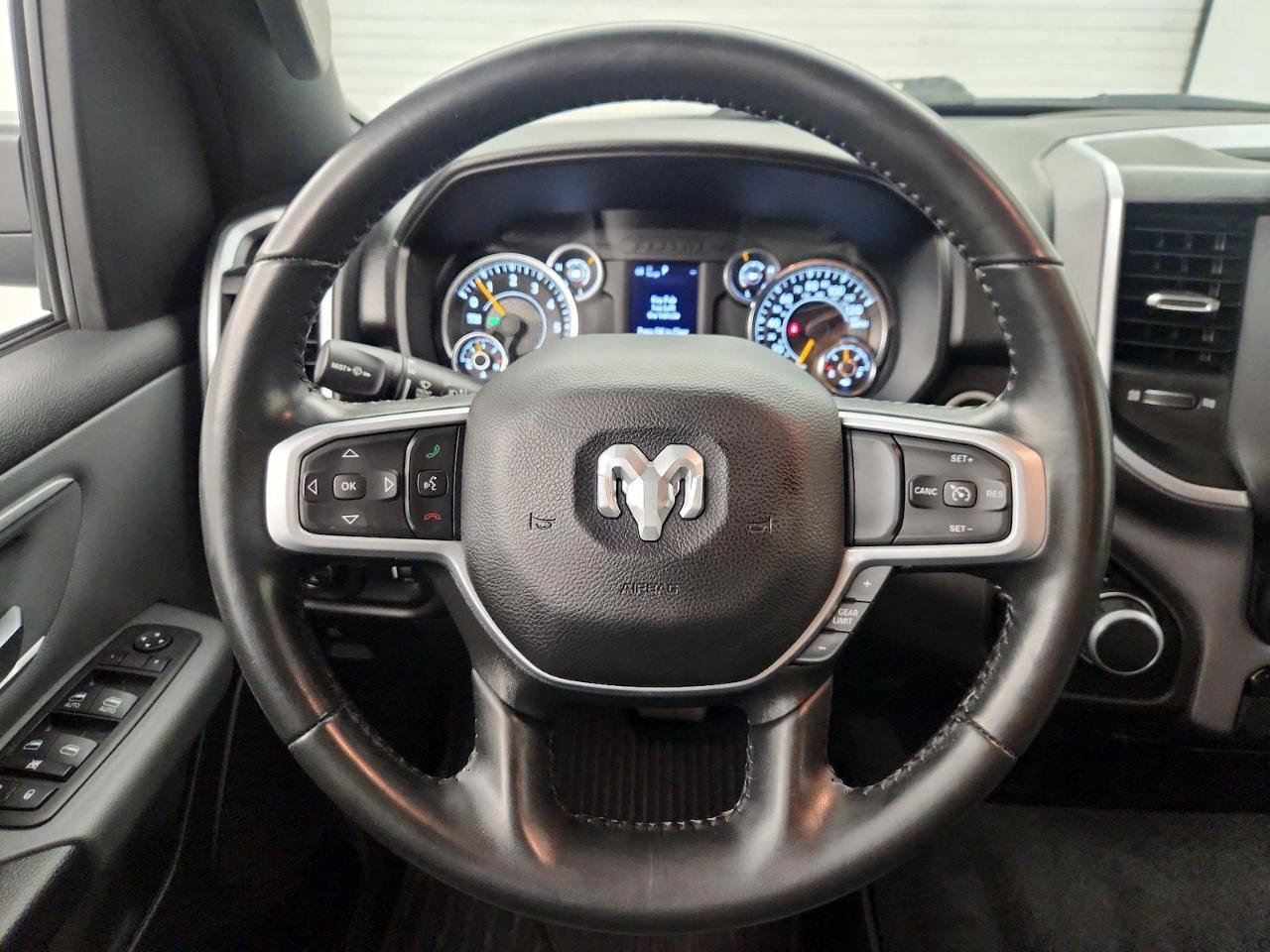 RAM 1500 Big Horn 4x4 Crew Cab 5'7" Box 2022