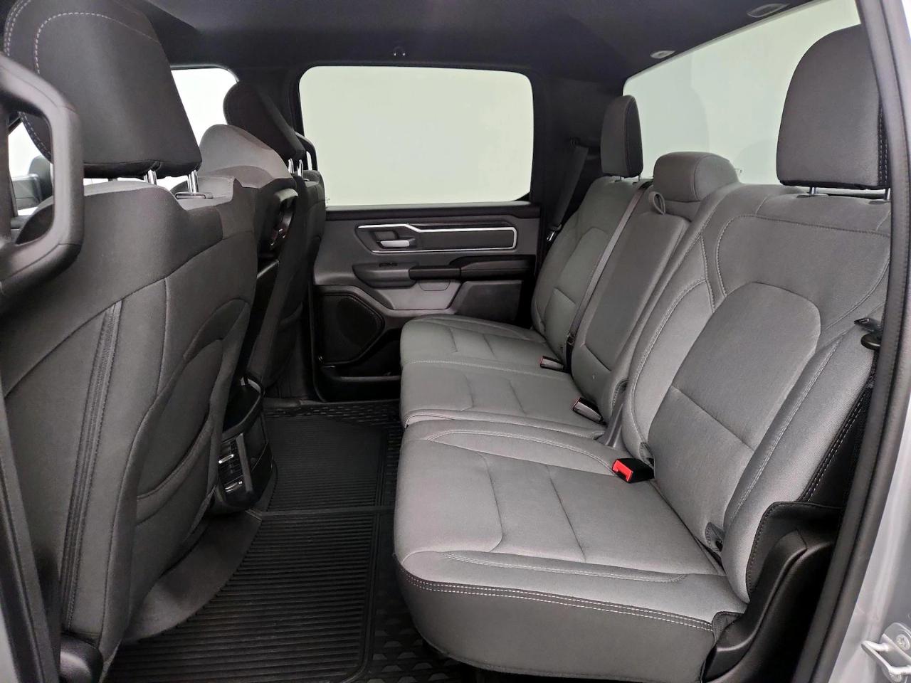 RAM 1500 Big Horn 4x4 Crew Cab 5'7" Box 2022