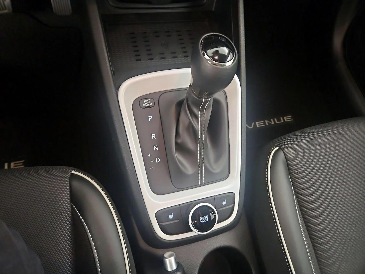 Hyundai Venue Limited IVT 2024