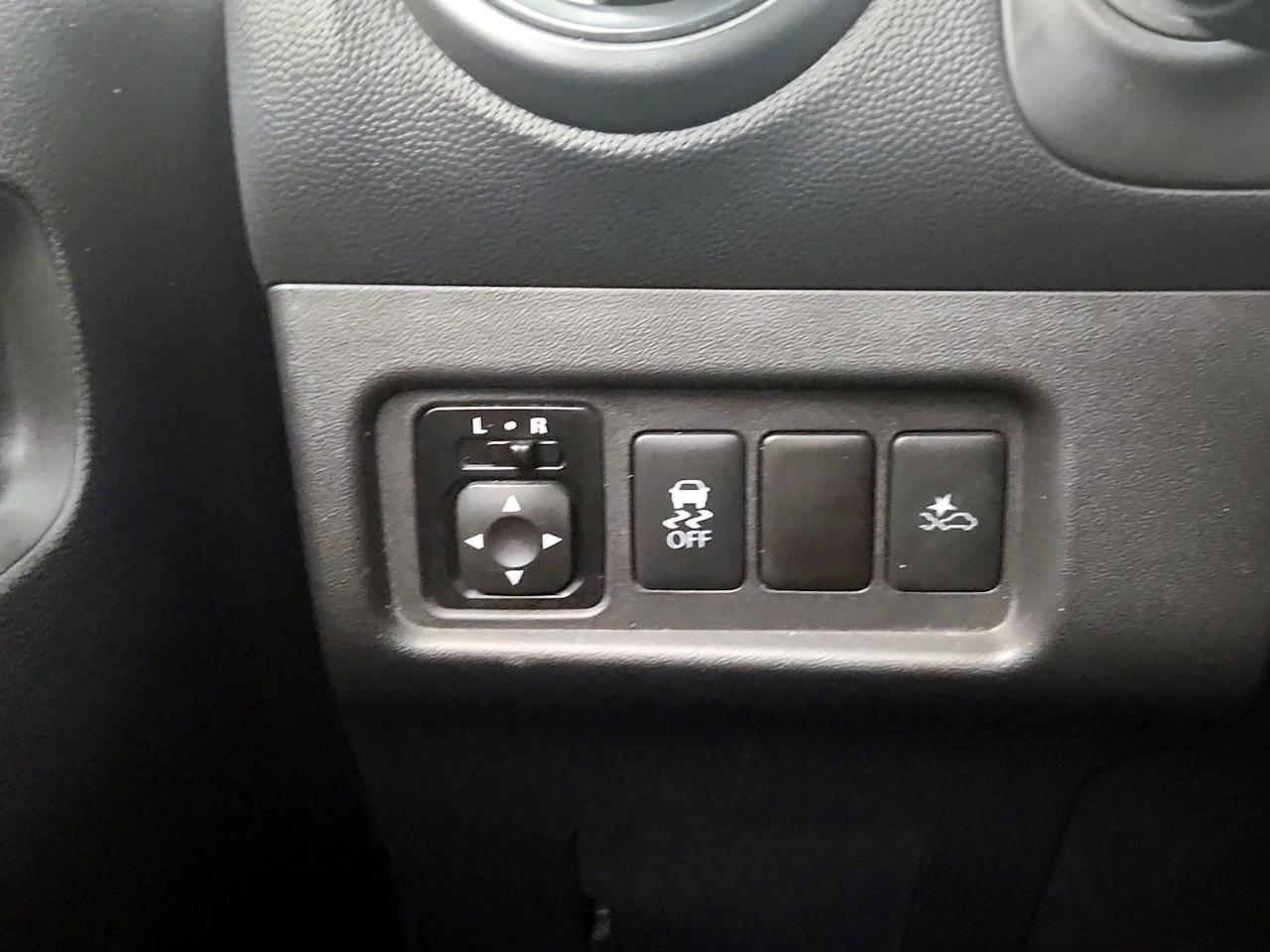 Mitsubishi Mirage ES CVT 2024