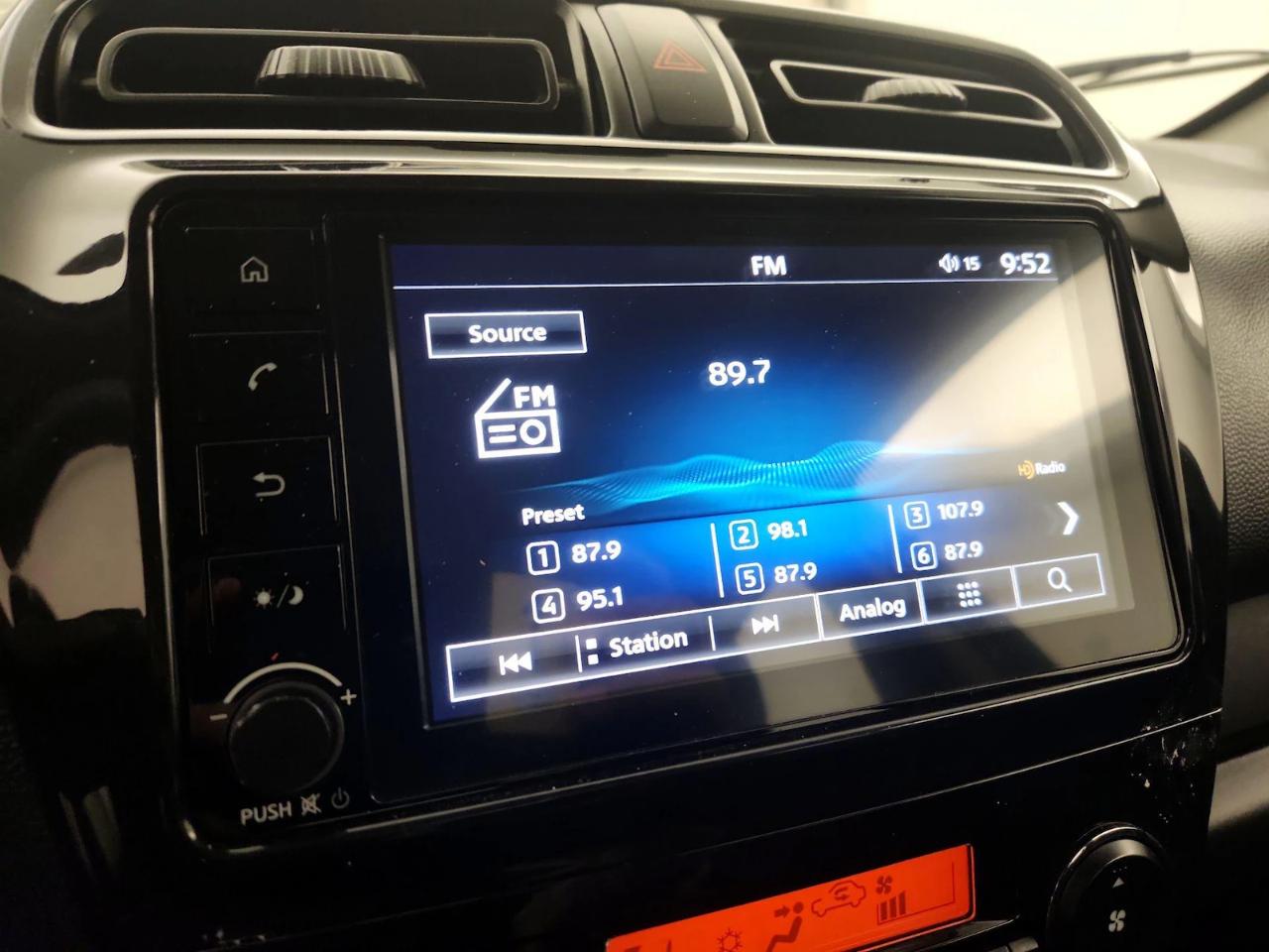 Mitsubishi Mirage ES CVT 2024