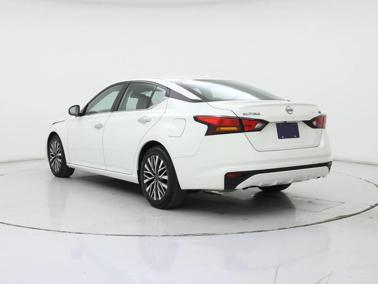 2025 Nissan Altima SV - Photo 2