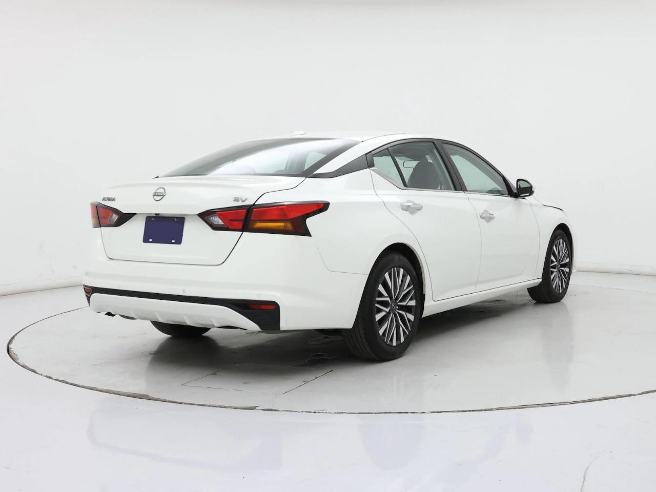 2025 Nissan Altima SV - Photo 10