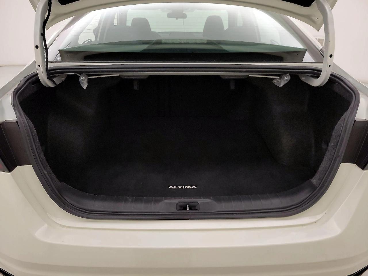 2025 Nissan Altima SV - Photo 25