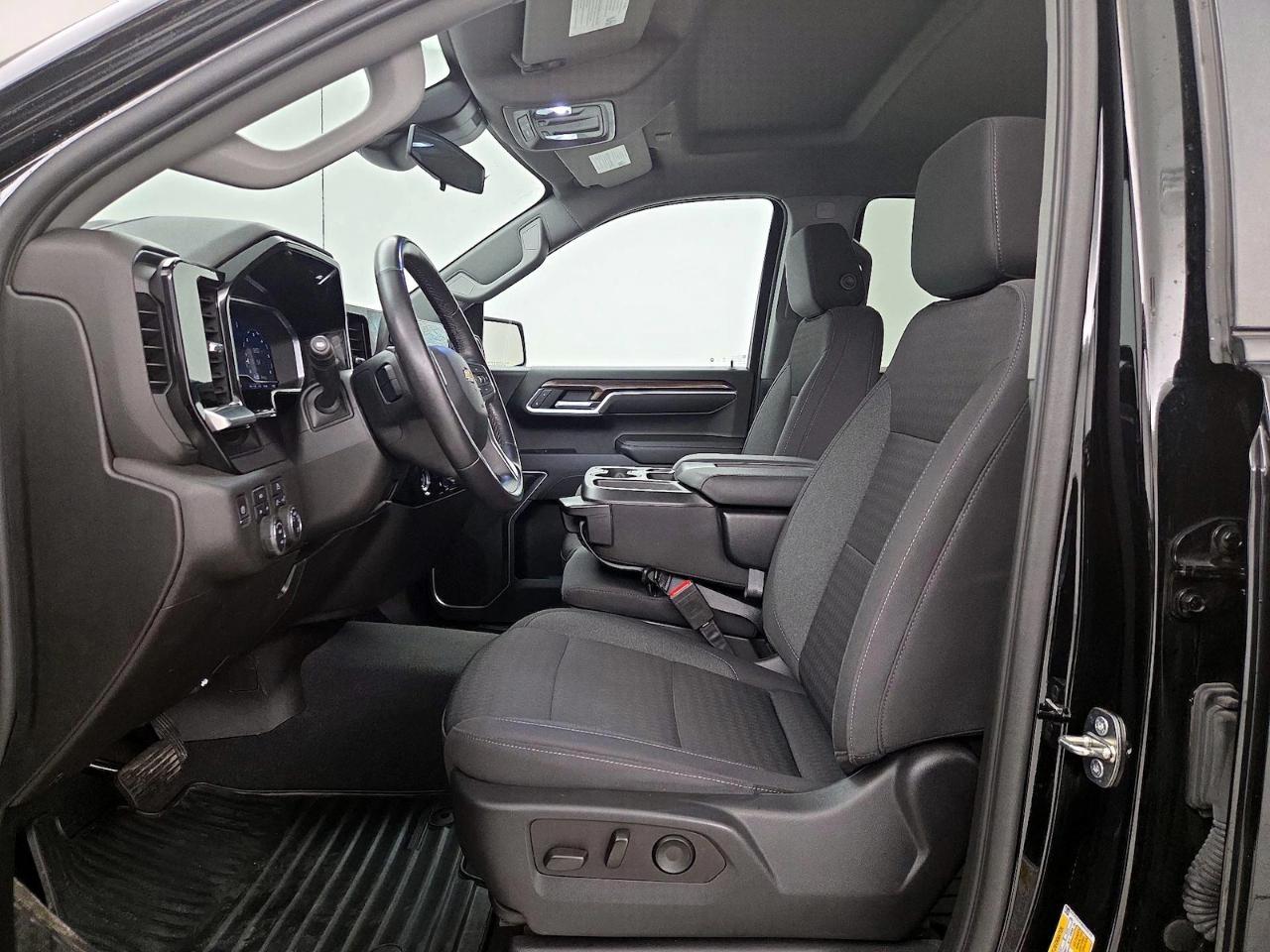 Chevrolet Silverado 1500 4WD Crew Cab 147" LT 2020