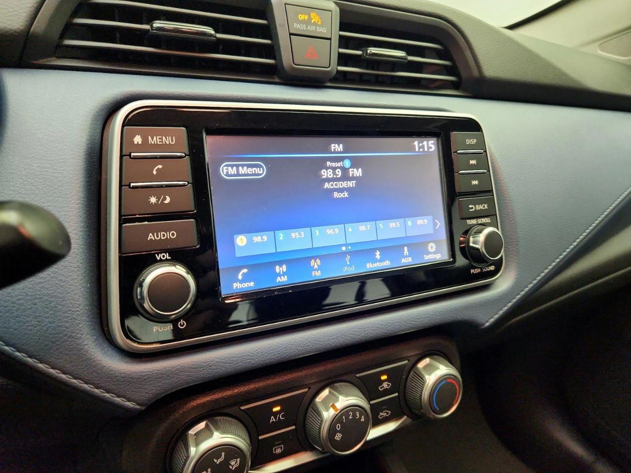 Nissan Versa SV CVT 2025