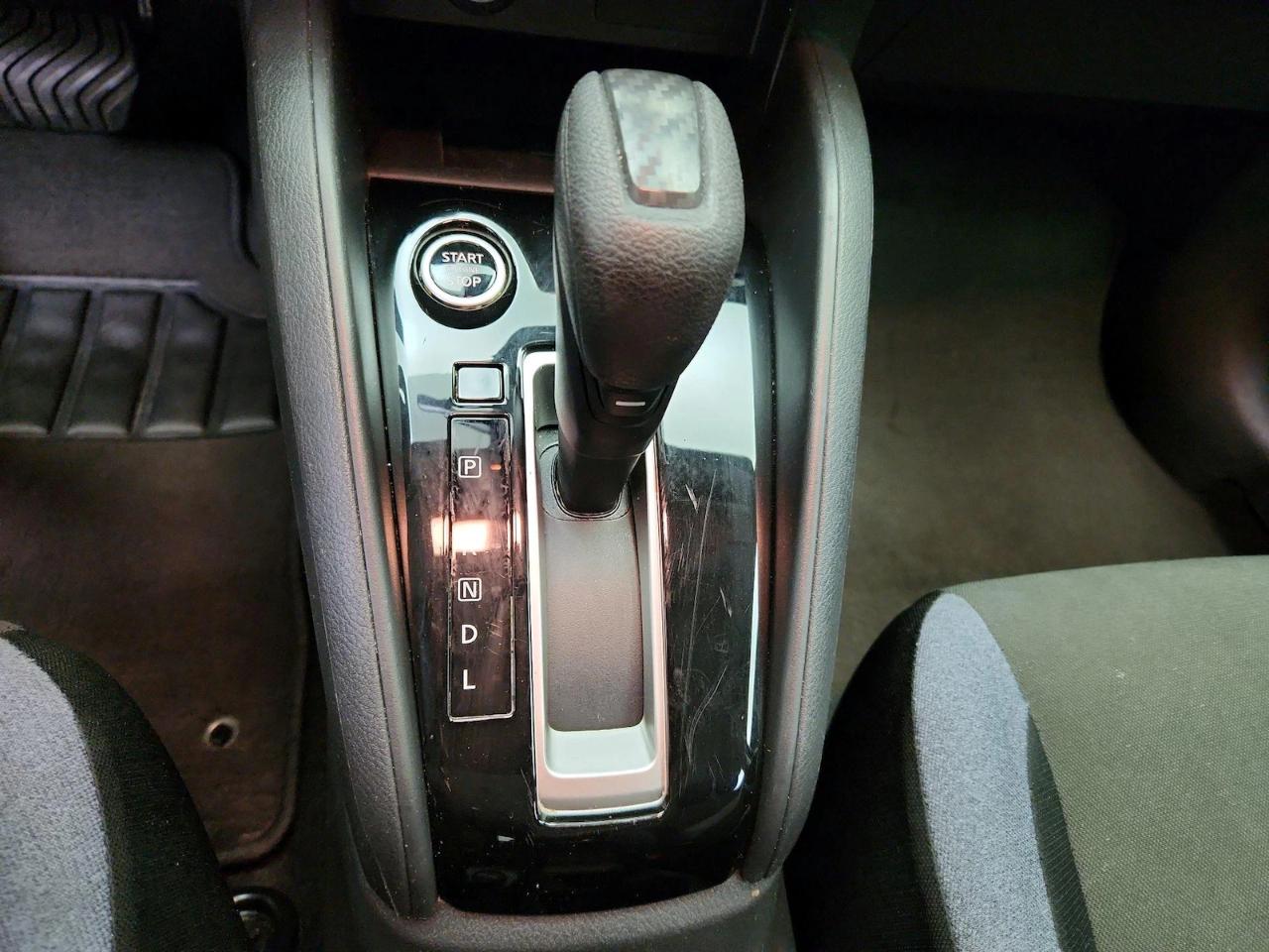 Nissan Versa SV CVT 2025