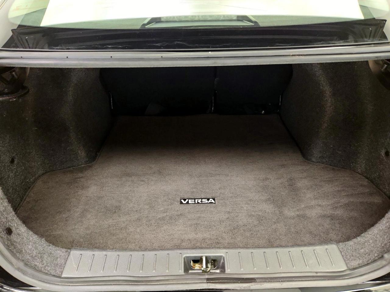 Nissan Versa SV CVT 2025