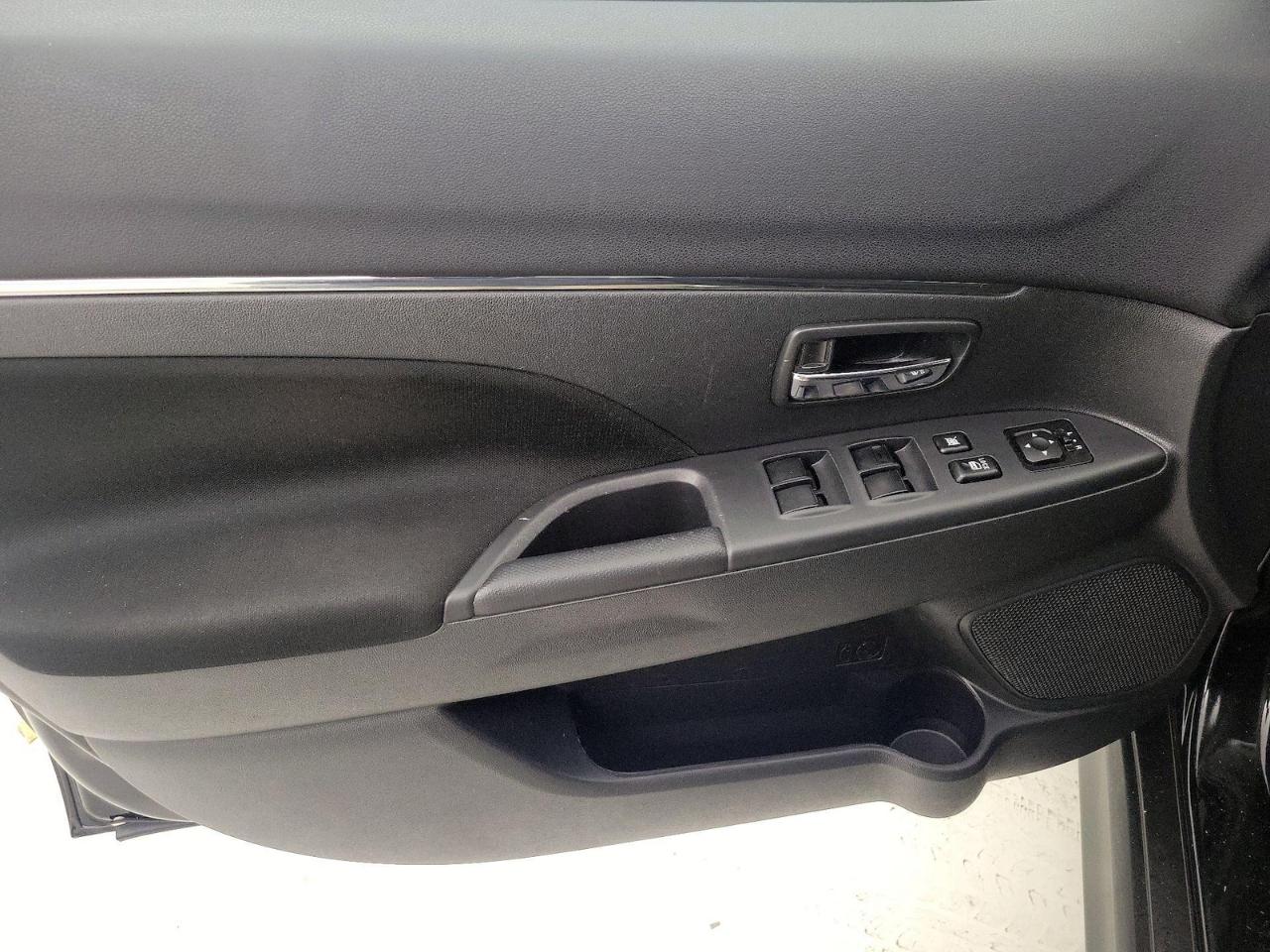 Mitsubishi Outlander SE Black Edition S-AWC 2023