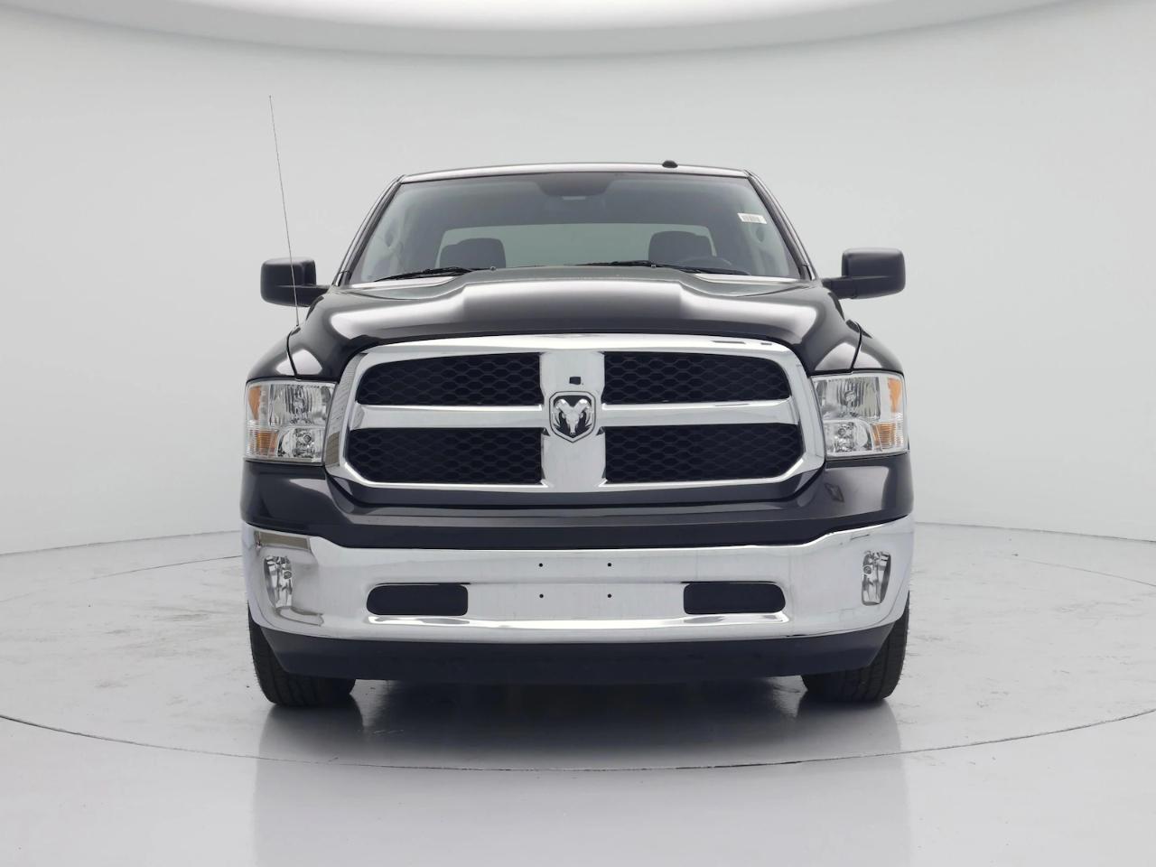 RAM 1500 Classic SLT 4x4 Crew Cab 5'7" Box 2023