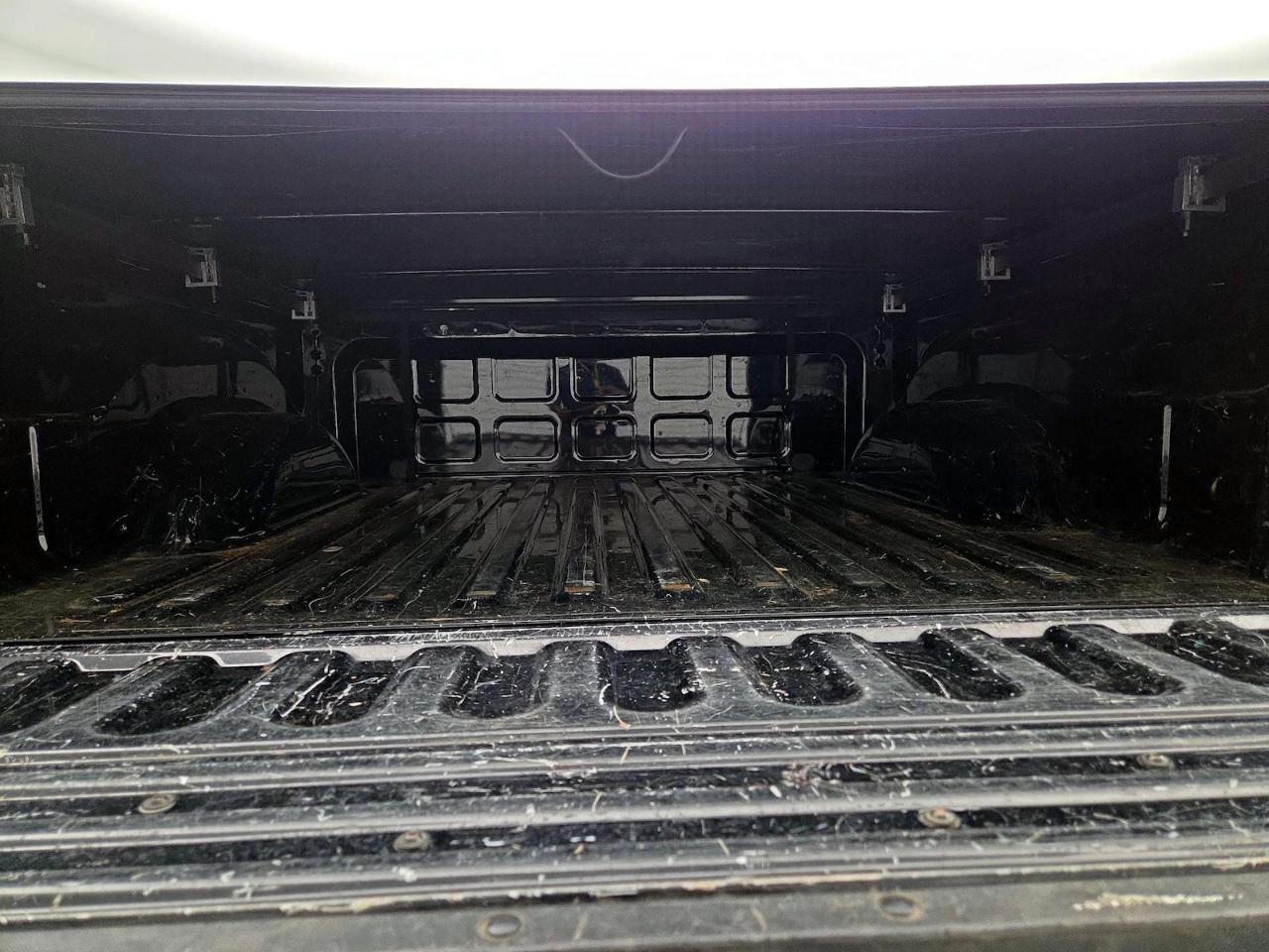 RAM 1500 Classic SLT 4x4 Crew Cab 5'7" Box 2023
