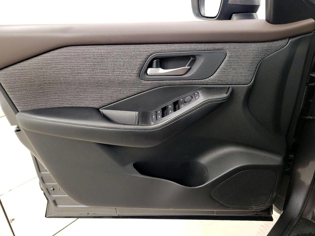 Nissan Rogue FWD SV 2025