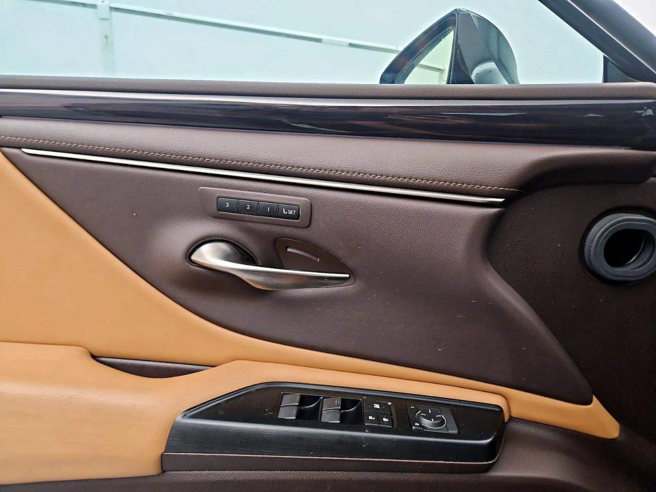 Lexus ES ES 350 FWD 2019
