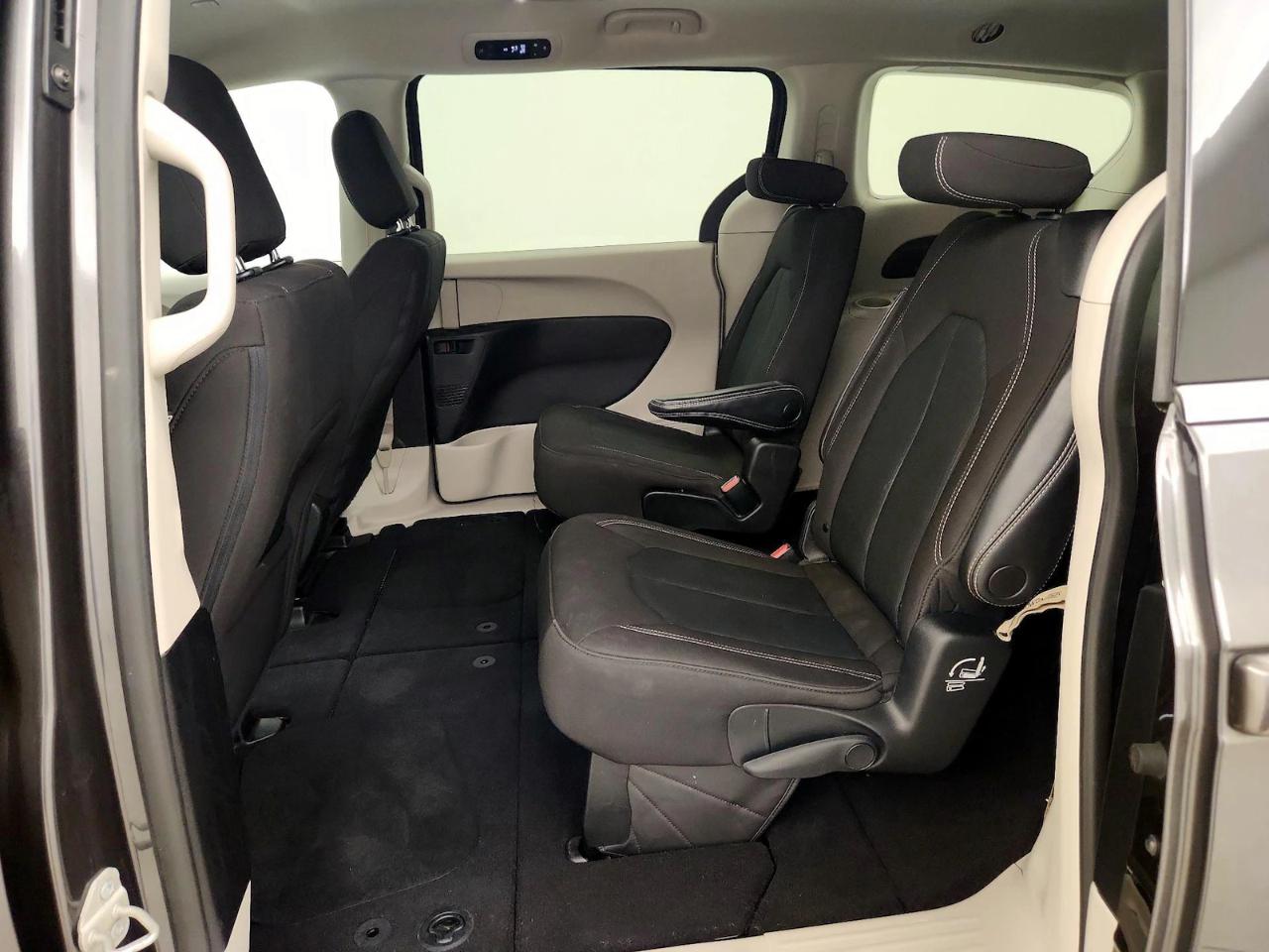 Chrysler Voyager LX FWD 2023