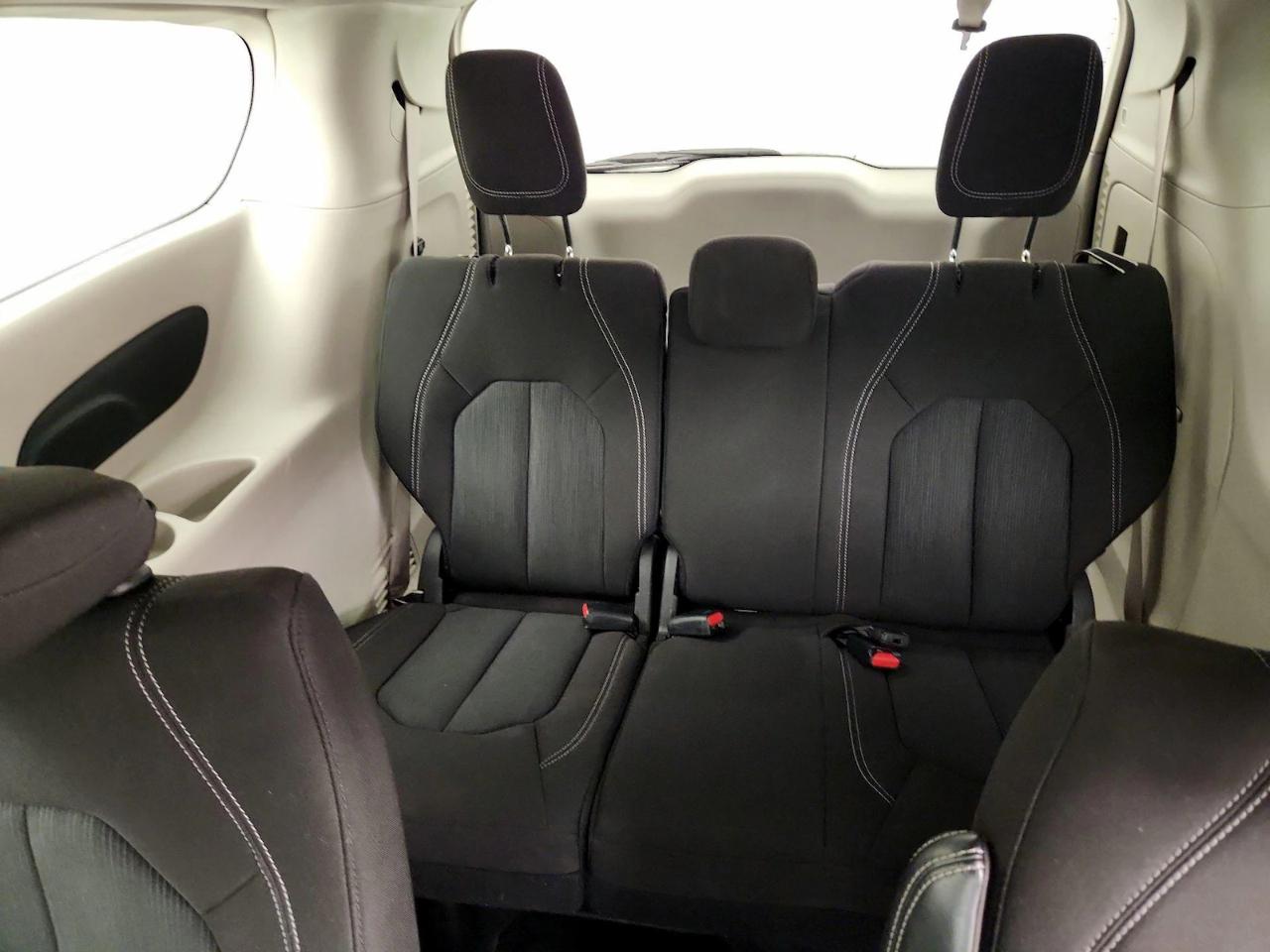 Chrysler Voyager LX FWD 2023