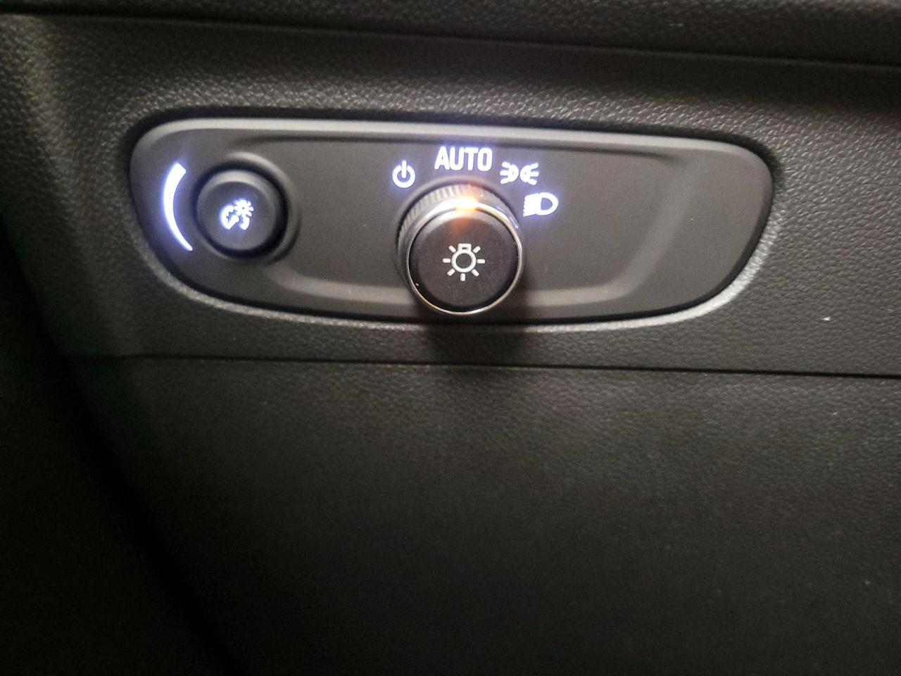 Buick Envision FWD 4dr Essence 2023