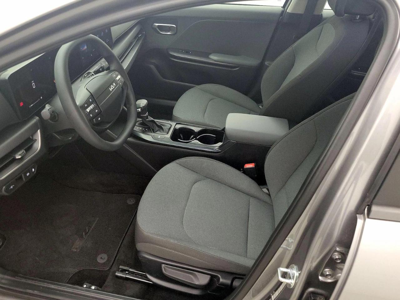 Kia K4 LXS FWD 2025