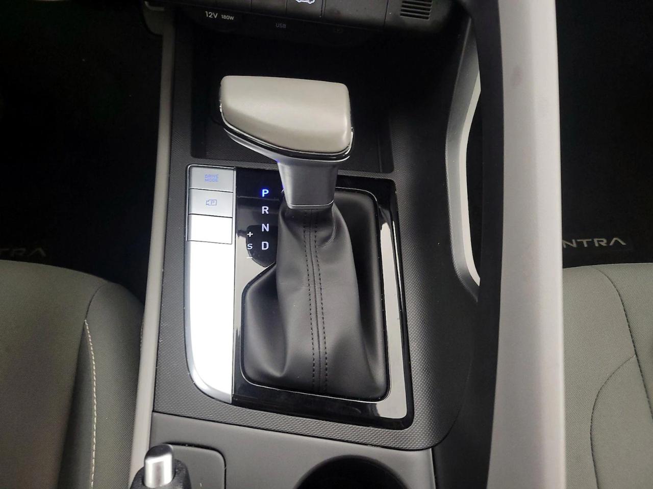 Hyundai Elantra SEL Sport IVT 2025