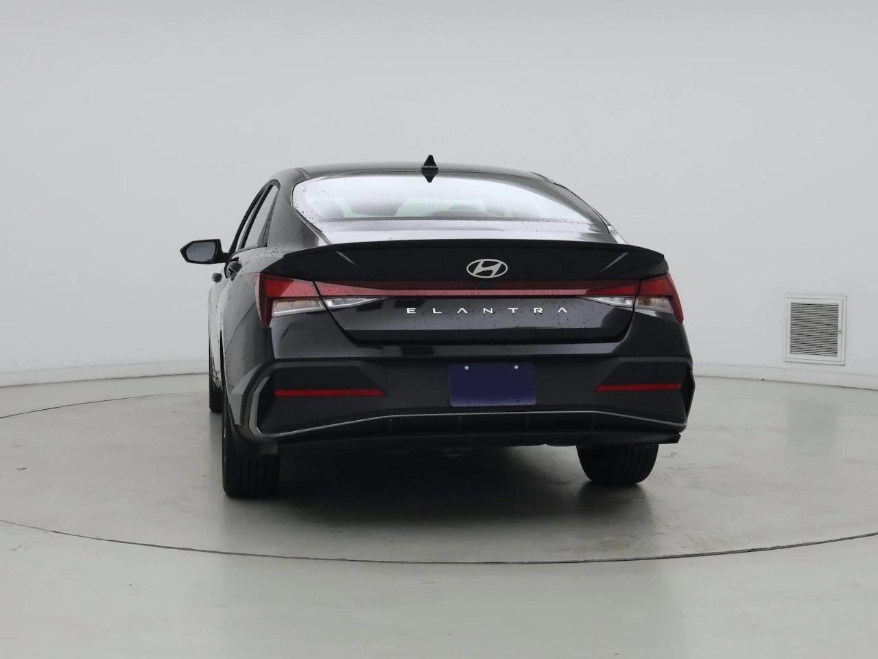 Hyundai Elantra SEL Convenience IVT 2025