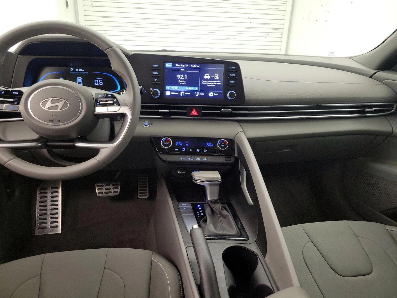 Hyundai Elantra SEL Convenience IVT 2025