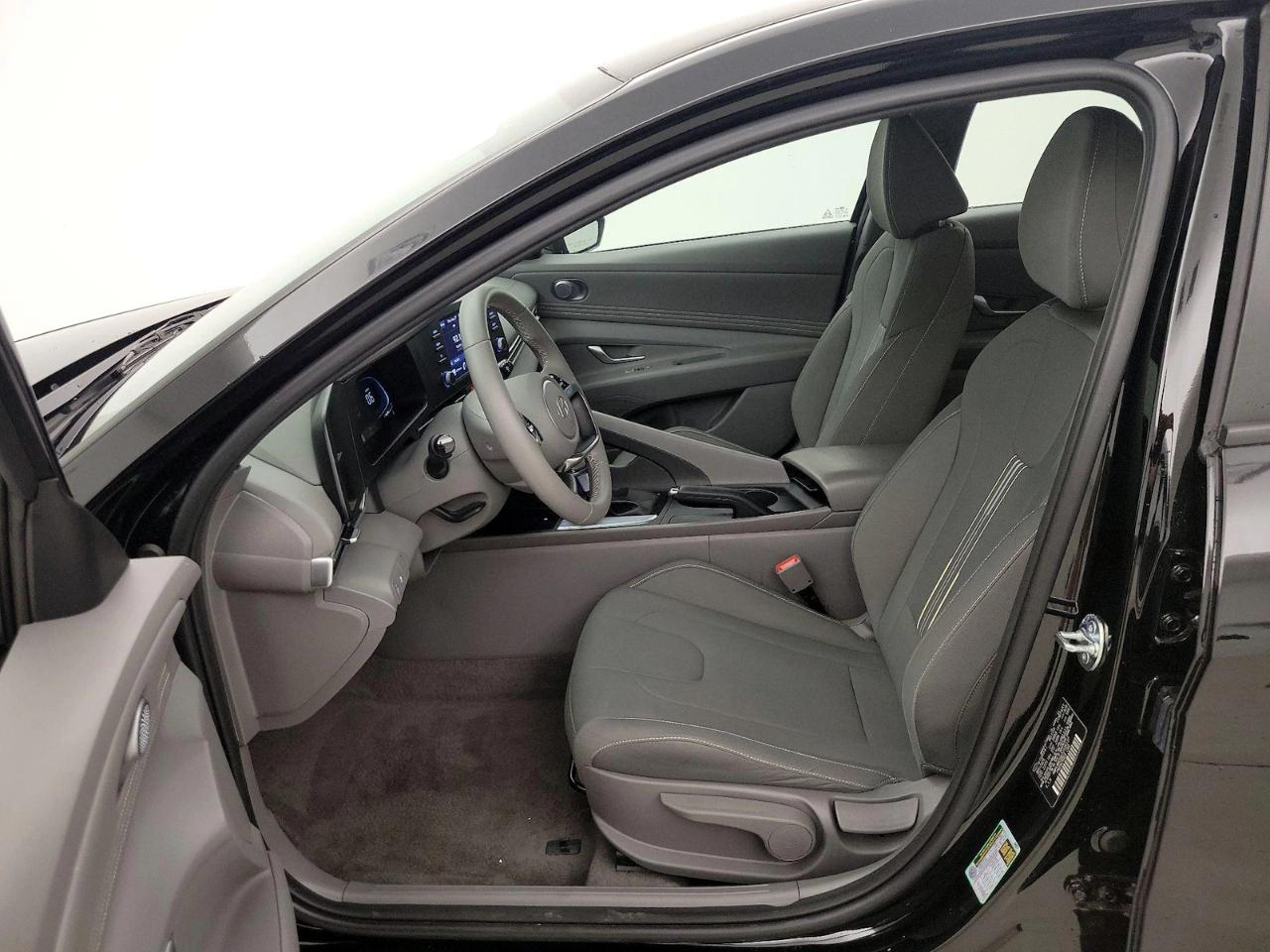 Hyundai Elantra SEL Convenience IVT 2025