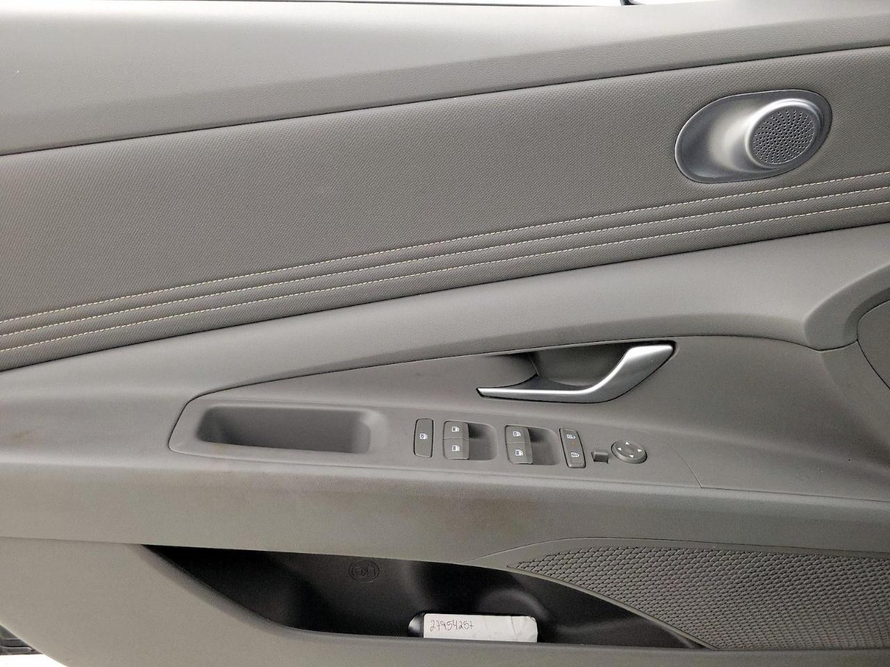 Hyundai Elantra SEL Convenience IVT 2025