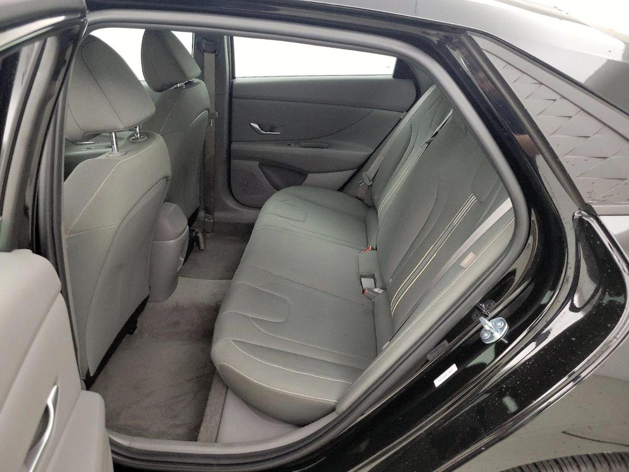 Hyundai Elantra SEL Convenience IVT 2025