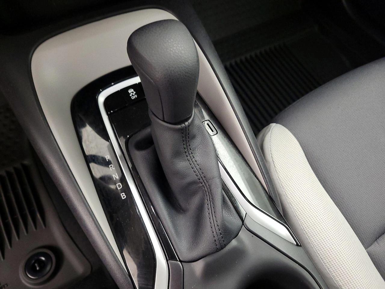 Toyota Corolla LE CVT (Natl) 2025