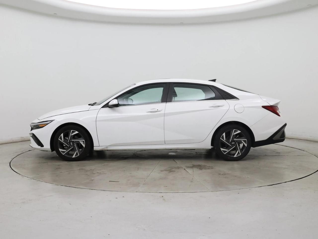 Hyundai Elantra SEL Convenience IVT 2025