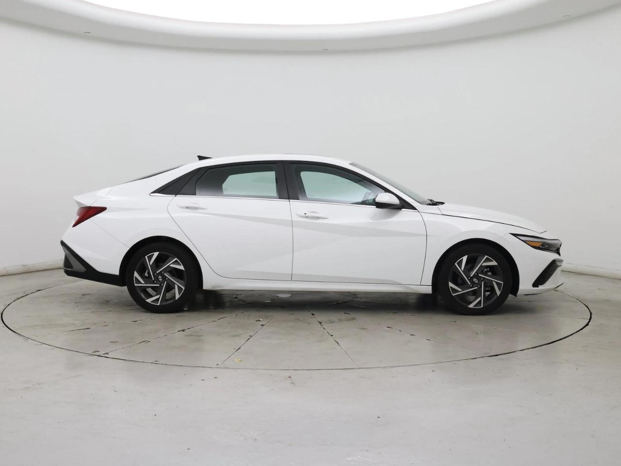 Hyundai Elantra SEL Convenience IVT 2025