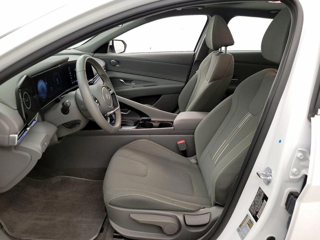 Hyundai Elantra SEL Convenience IVT 2025