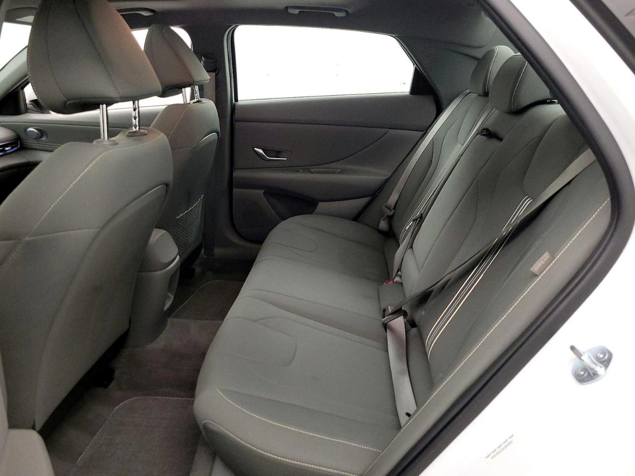 Hyundai Elantra SEL Convenience IVT 2025