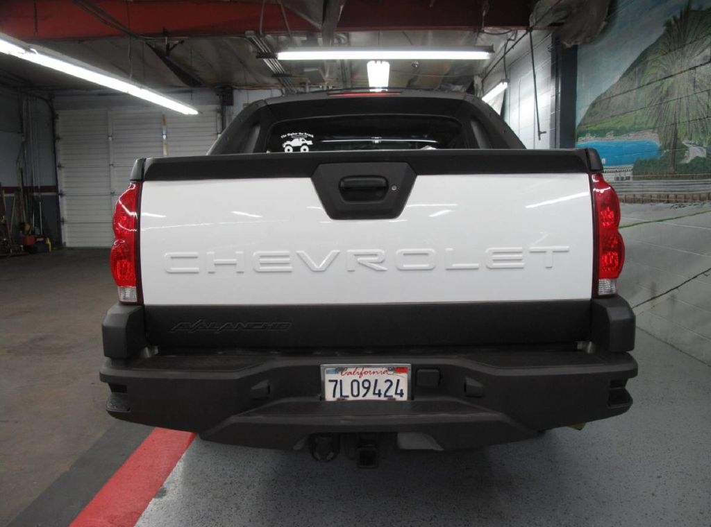 Chevrolet Avalanche 2500 4WD 2004