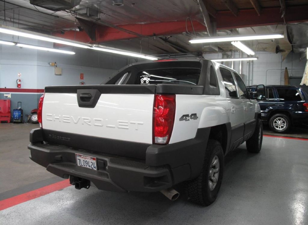 Chevrolet Avalanche 2500 4WD 2004