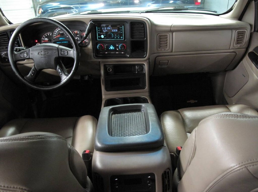 Chevrolet Avalanche 2500 4WD 2004