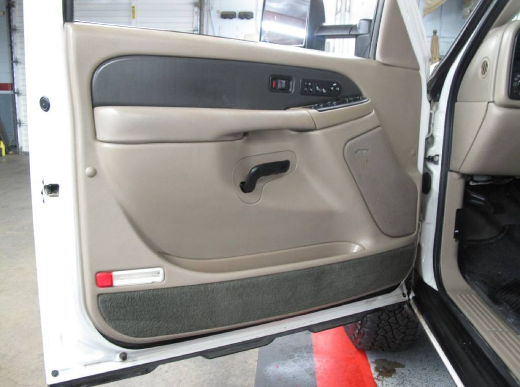 Chevrolet Avalanche 2500 4WD 2004