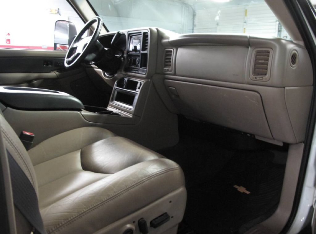 Chevrolet Avalanche 2500 4WD 2004