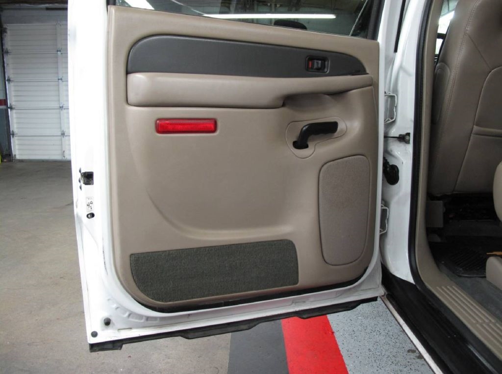 Chevrolet Avalanche 2500 4WD 2004