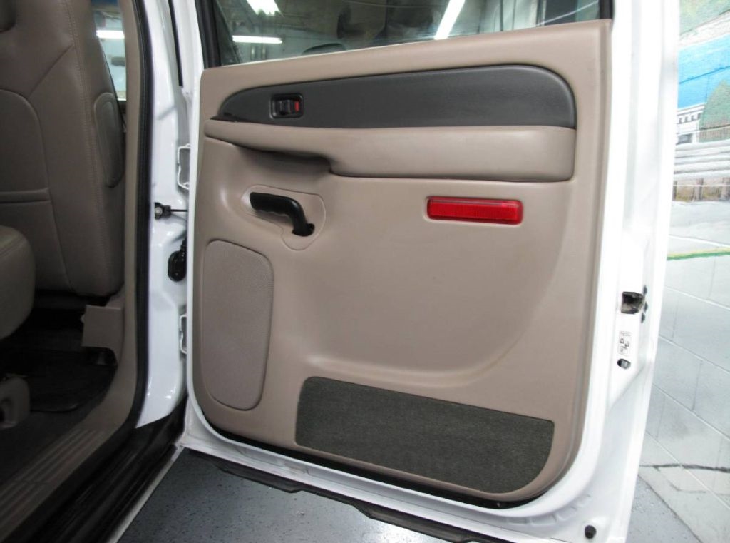 Chevrolet Avalanche 2500 4WD 2004