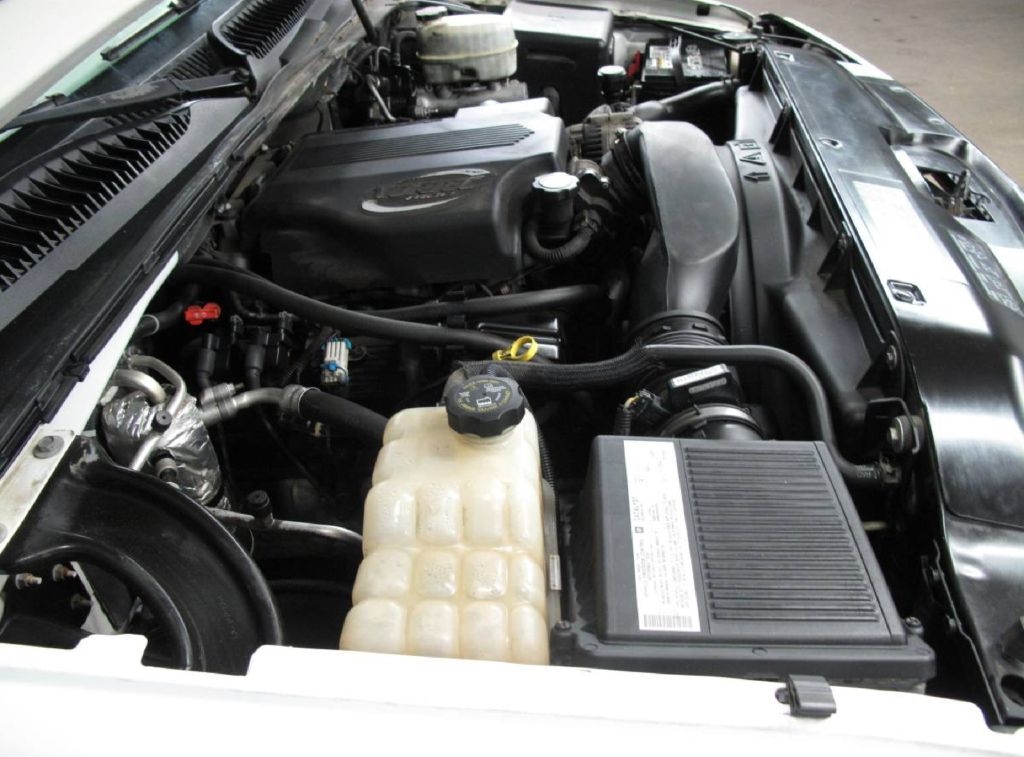 Chevrolet Avalanche 2500 4WD 2004